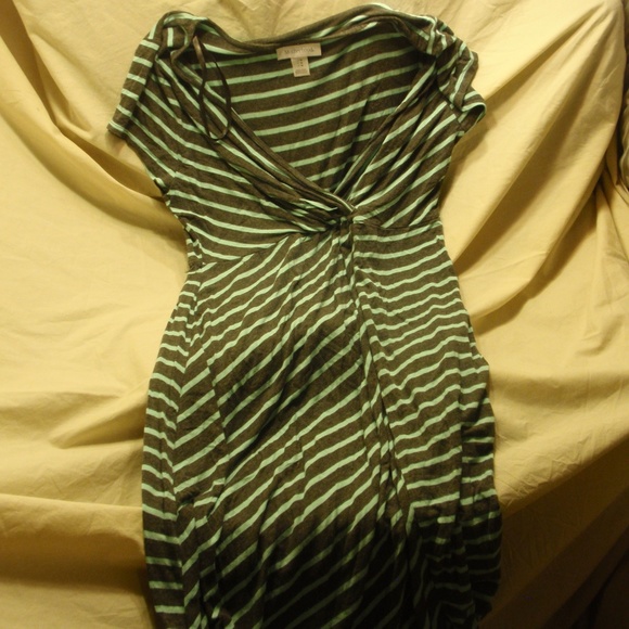 Short Sleeve Knot Front Maternity Dress - Medium - Picture 1 of 6